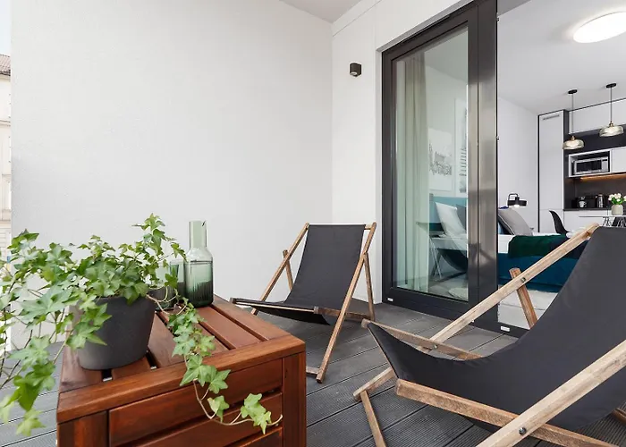 Old Town Apartment With Balcony - Rajska 3 Street
